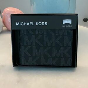 Michael Kors Wallet NEW